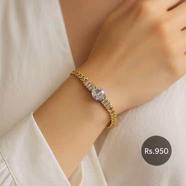 Gold-tone chain bracelet with solitaire cubic zirconia centerpiece – Destiny.pk