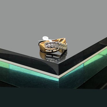 Premium Gold-Plated Leaf Design Ring with American Diamonds – Sizes 7 & 8