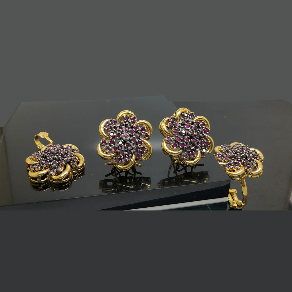 Elegant Traditional Gold-Plated Locket Set