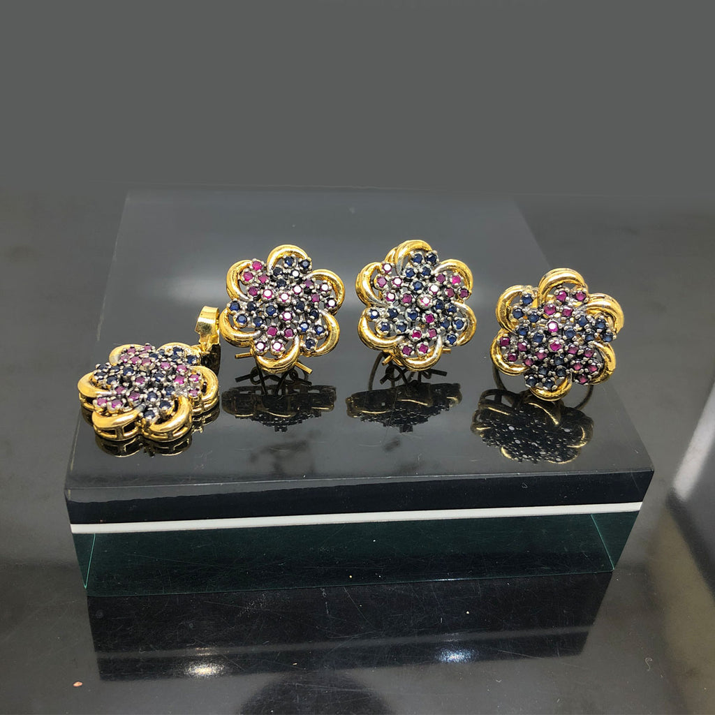 Elegant Traditional Gold-Plated Locket Set