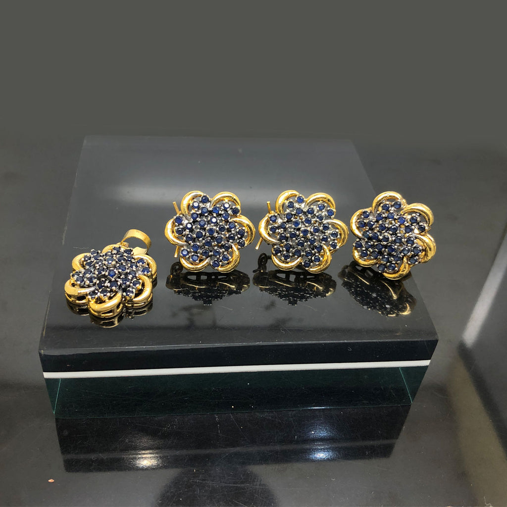 Elegant Traditional Gold-Plated Locket Set