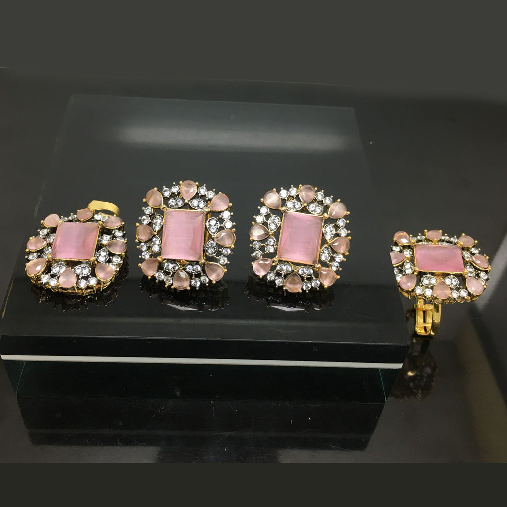 Beautiful Traditional Jadau Locket Set