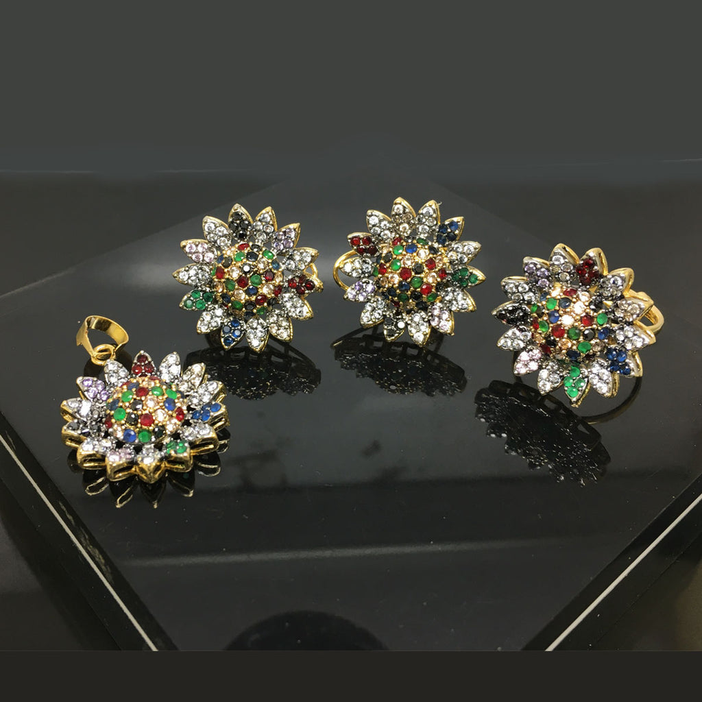 Gorgeous Traditional Floral Design Locket Set