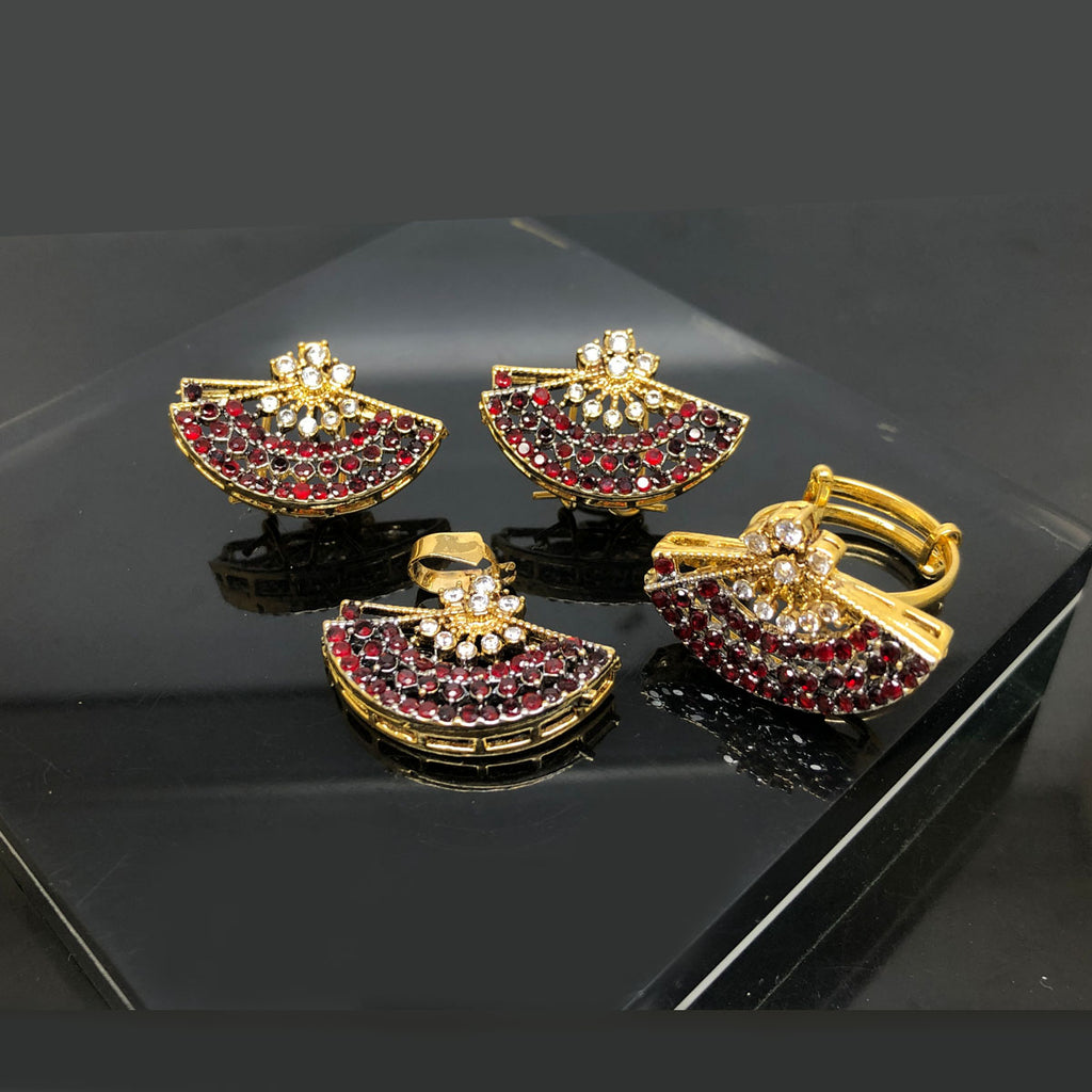 Golden Fan-Shaped Diamond Locket Set