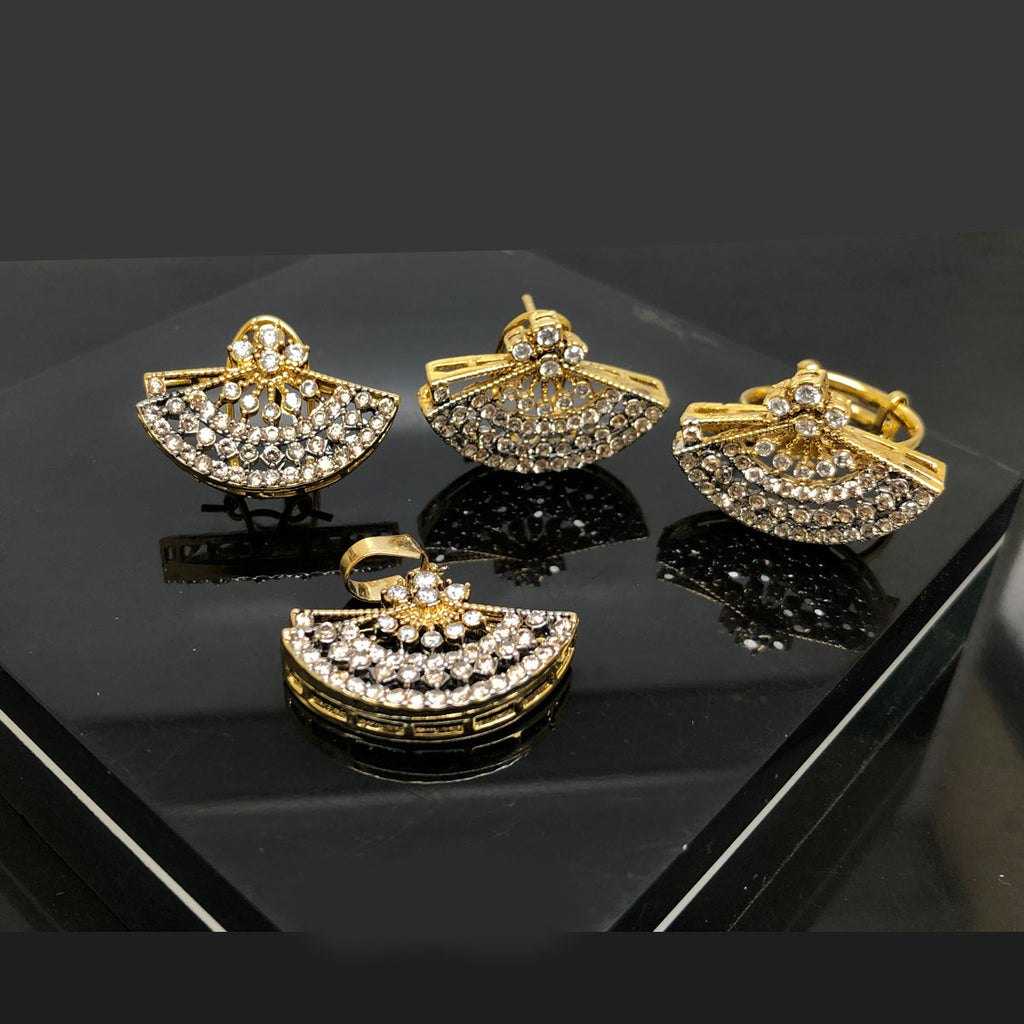Golden Fan-Shaped Diamond Locket Set