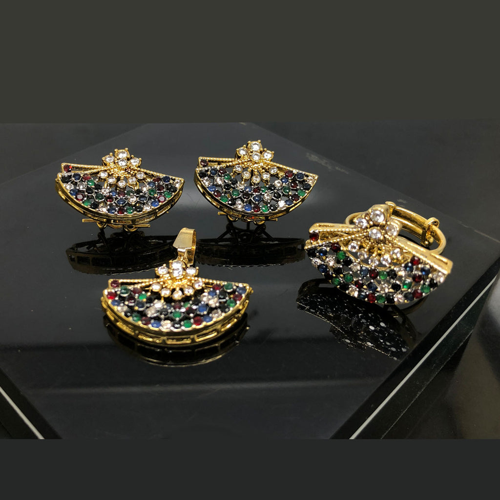 Golden Fan-Shaped Diamond Locket Set