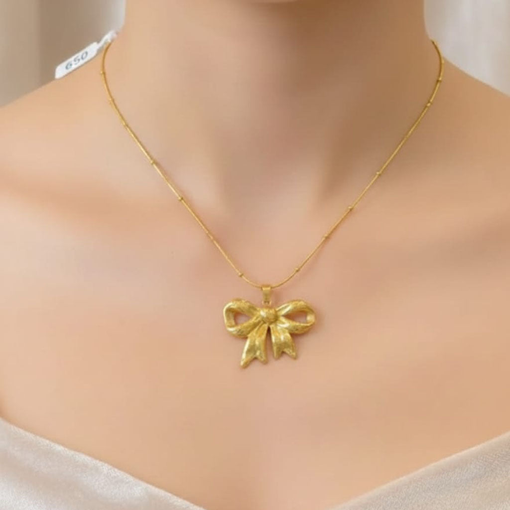 Chunky Textured Ribbon Charm Necklace – Rs. 850