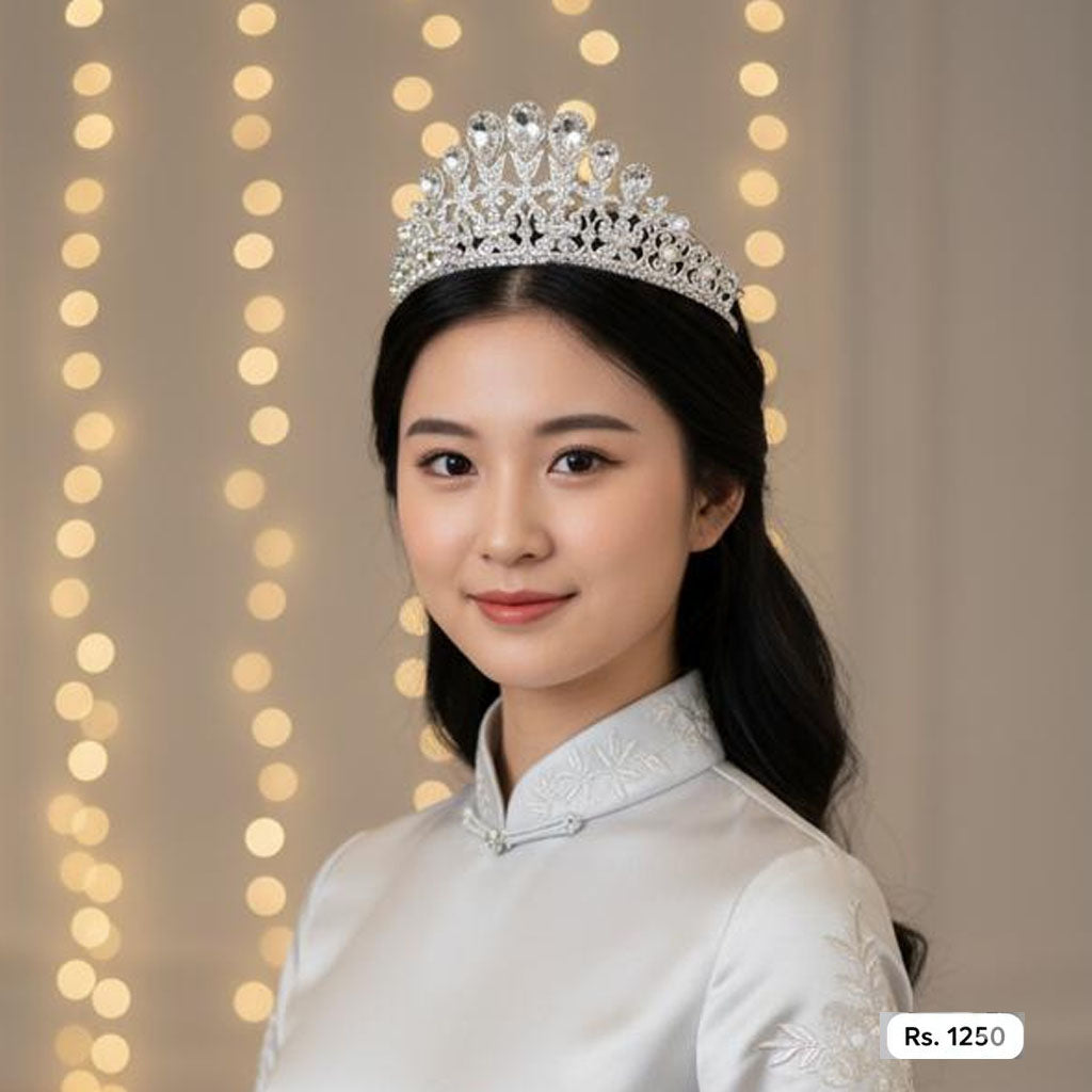 Elegant Pageant Queen Crown Headpiece – Rs. 1,250