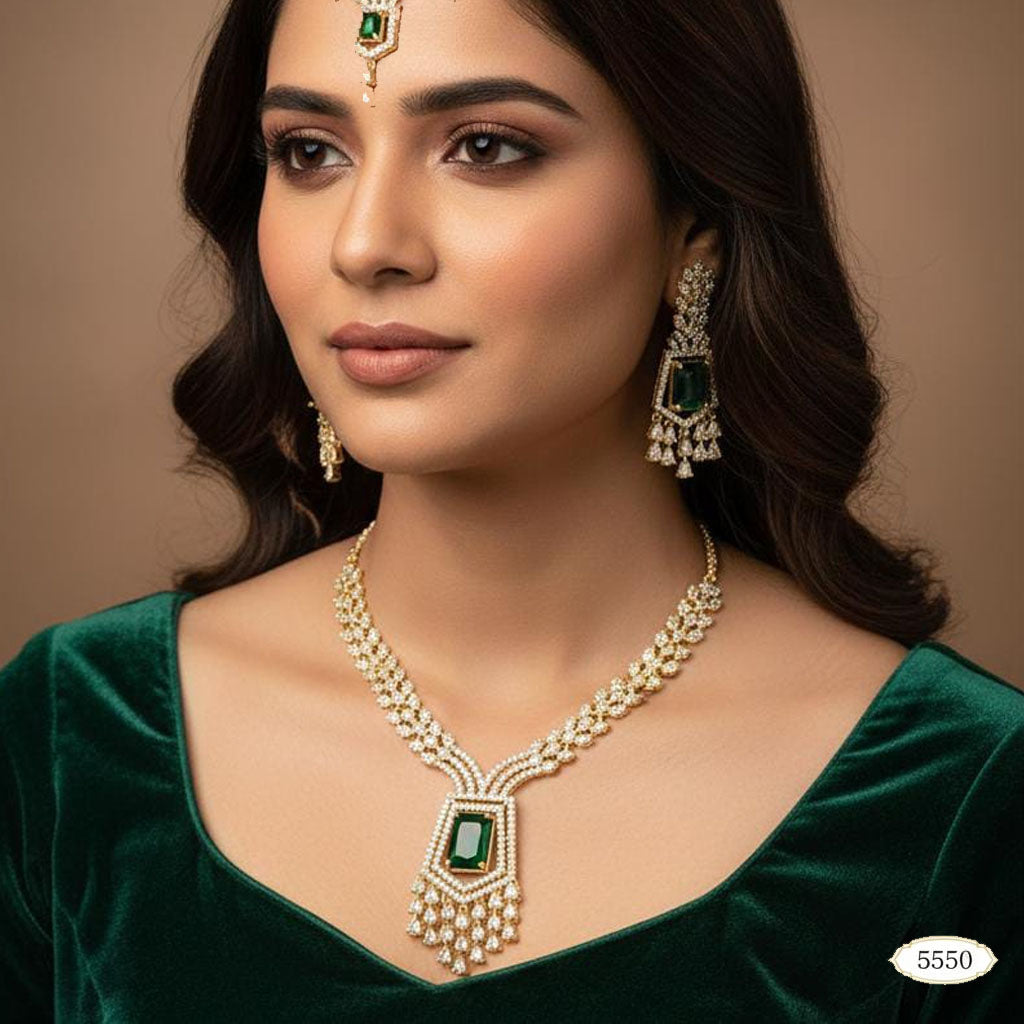 Royal Emerald Green Maang Tikka & Diamond Look Set – Rs. 5,550