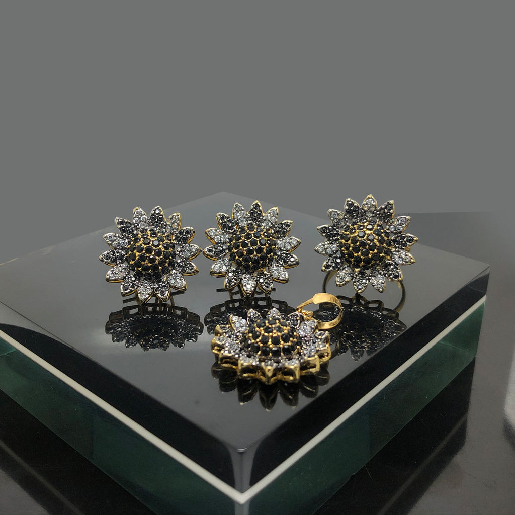Elegant Gold Flower Locket Set with Diamond Accents