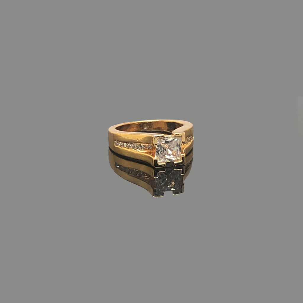 Elegant Gold-Tone Ring with Square-Cut Stone – Sizes 6, 7, 8, 9