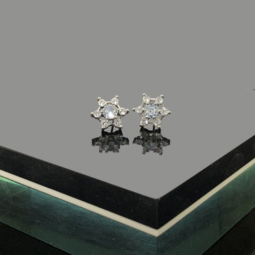 Twinkling Star Crystal Stud Earrings – Elegant Everyday Sparkle
