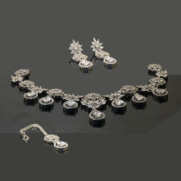 Diamond-Look Necklace Set – Rs. 4950