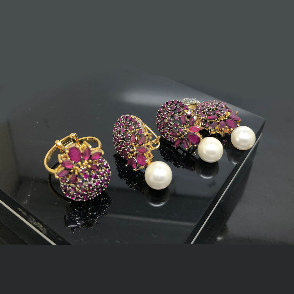 Luxurious Gold-Plated Crystal and Pearl Locket Set