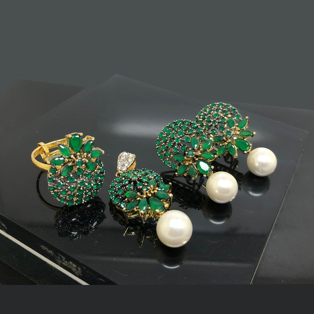 Luxurious Gold-Plated Crystal and Pearl Locket Set