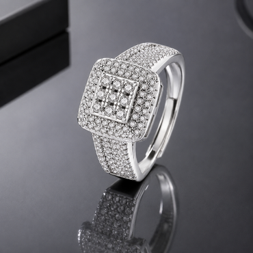 Luxury Zircon Ring – Rs. 1950