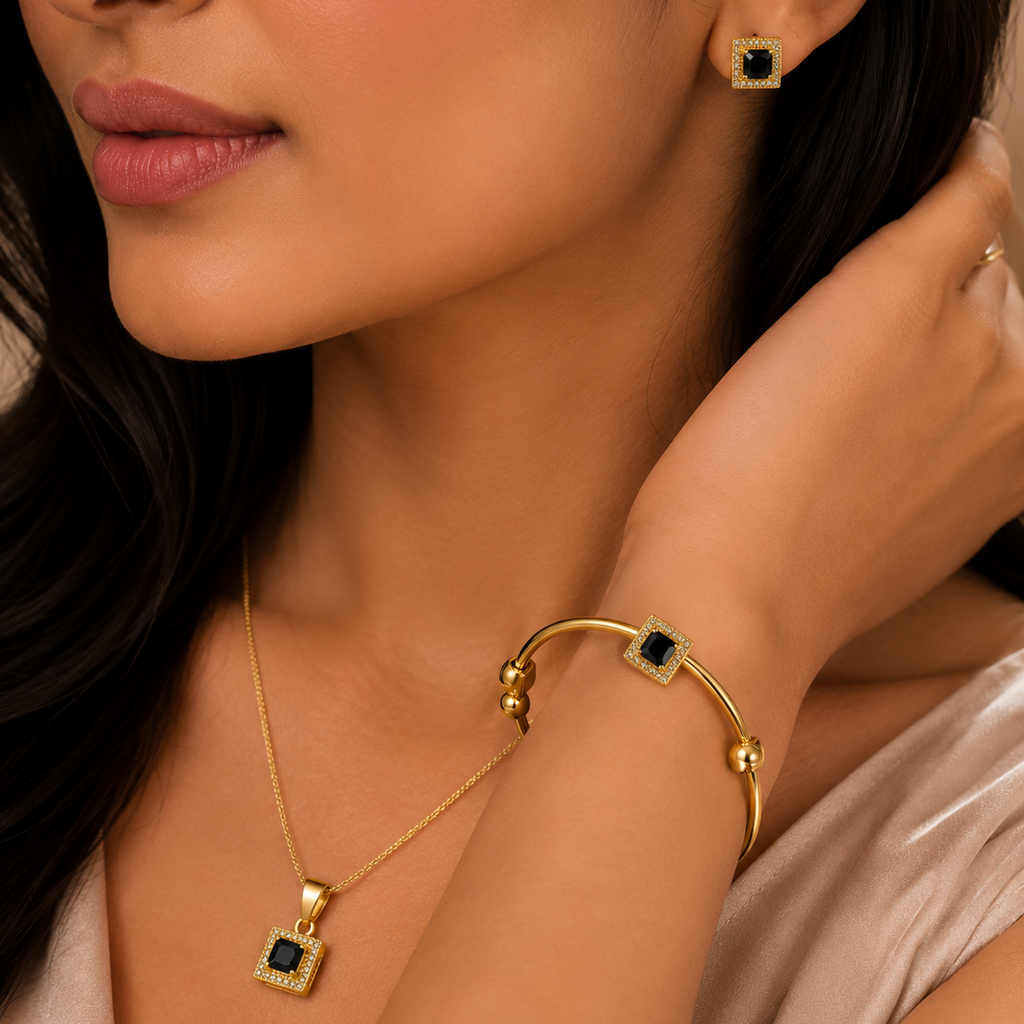AD Pendant & Bracelet Set – Rs. 950