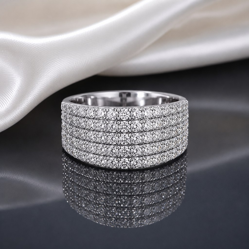 Luxury Crystal Band Ring – Rs. 1250