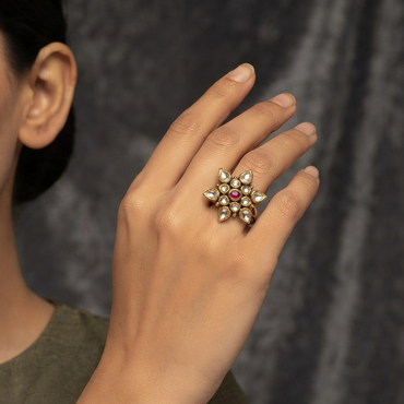 Antique Kundan Starburst Ring