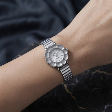 Vintage Flower Case Quartz Watch – Silver Tone