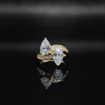 Gold Twin Pear Toi et Moi Ring