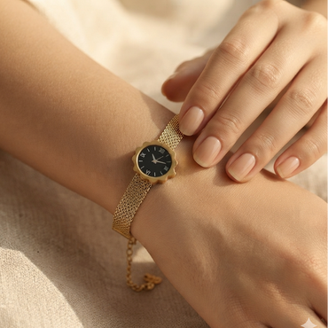 Scalloped Mesh Strap Vintage Watch