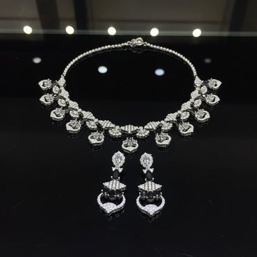 Midnight Gala Crystal Scalloped Set - Rs 3850