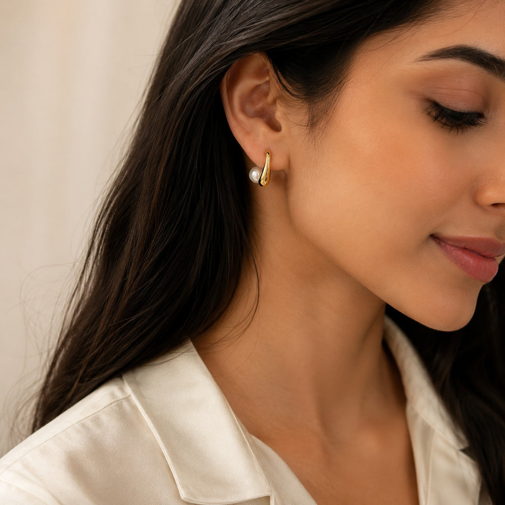 Pearl Curve Stud Earrings