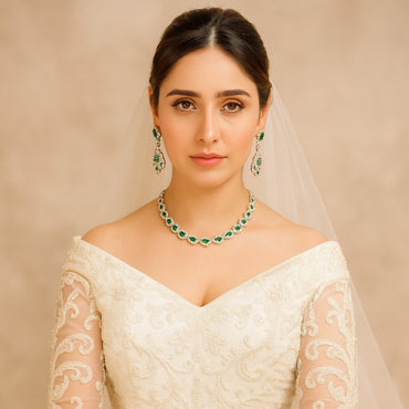 Emerald Sparkle Necklace & Earring Set – Royal Green Glamour