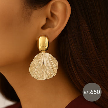 Gold Textured Shell Dangle Earrings – Elegant Statement Jewelry